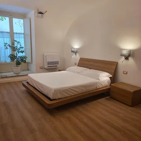 Decumani - Centro Storico Apartament *